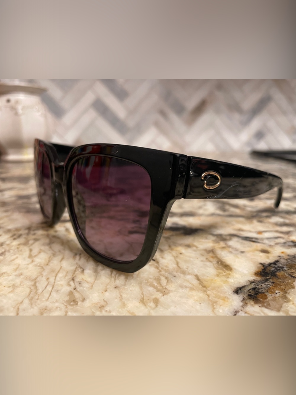 Oscar de la Renta Black Sunglasses with ombré Lenses